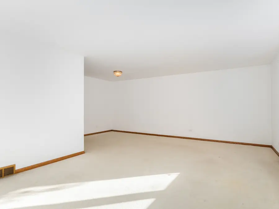 7721 Stevens Street, Darien, IL 60561 - Image #3