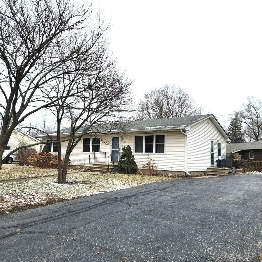 1722 Oakwood Avenue, Dekalb, IL 60115 - Image #2