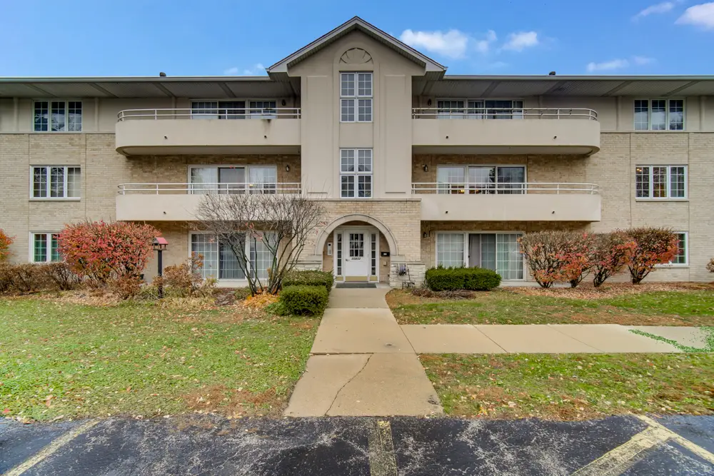 10832 S 76th Avenue #2T, Worth, IL 60482 - Image #1