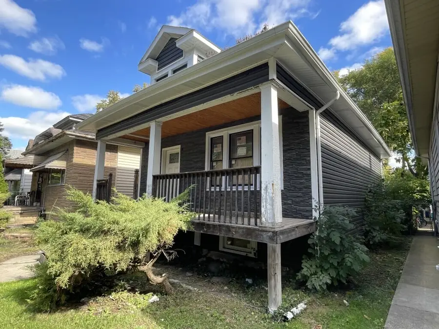 7821 S Oglesby Avenue, Chicago, IL 60649 - Image #2