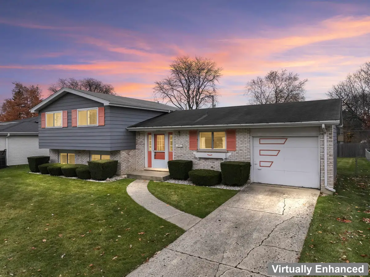 2407 N Champlain Street, Arlington Heights, IL 60004 - Image #1