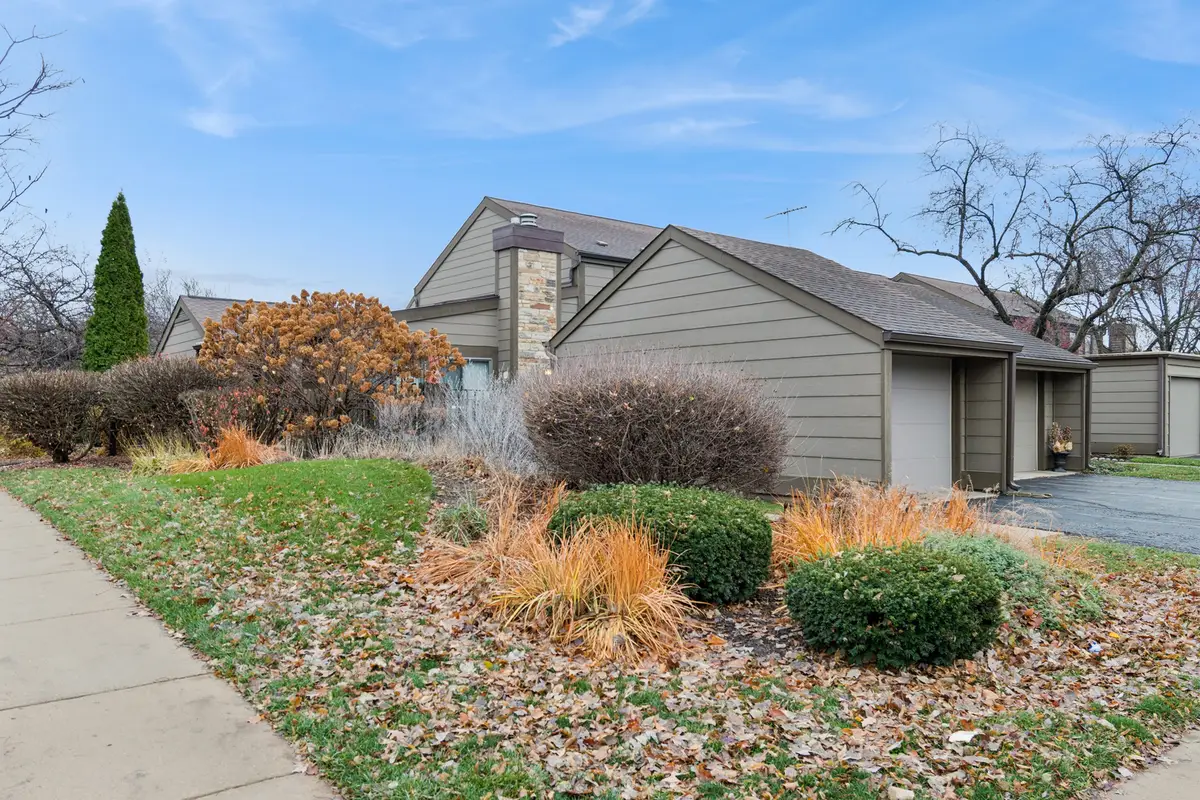 101 Aberdeen Court, Geneva, IL 60134 - Image #1