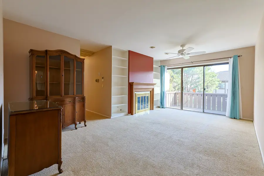 367 Greystone Court #A2, Schaumburg, IL 60193 - Image #3