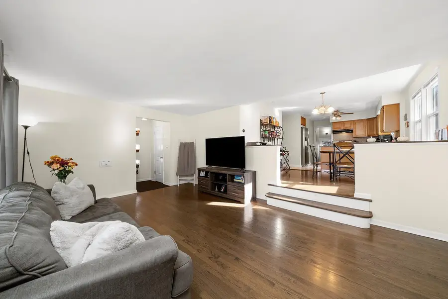 10429 S Keeler Avenue, Oak Lawn, IL 60453 - Image #3