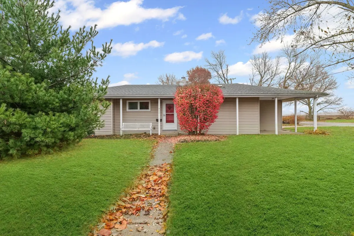 911 S Longview Road, Monticello, IL 61856 - Image #1
