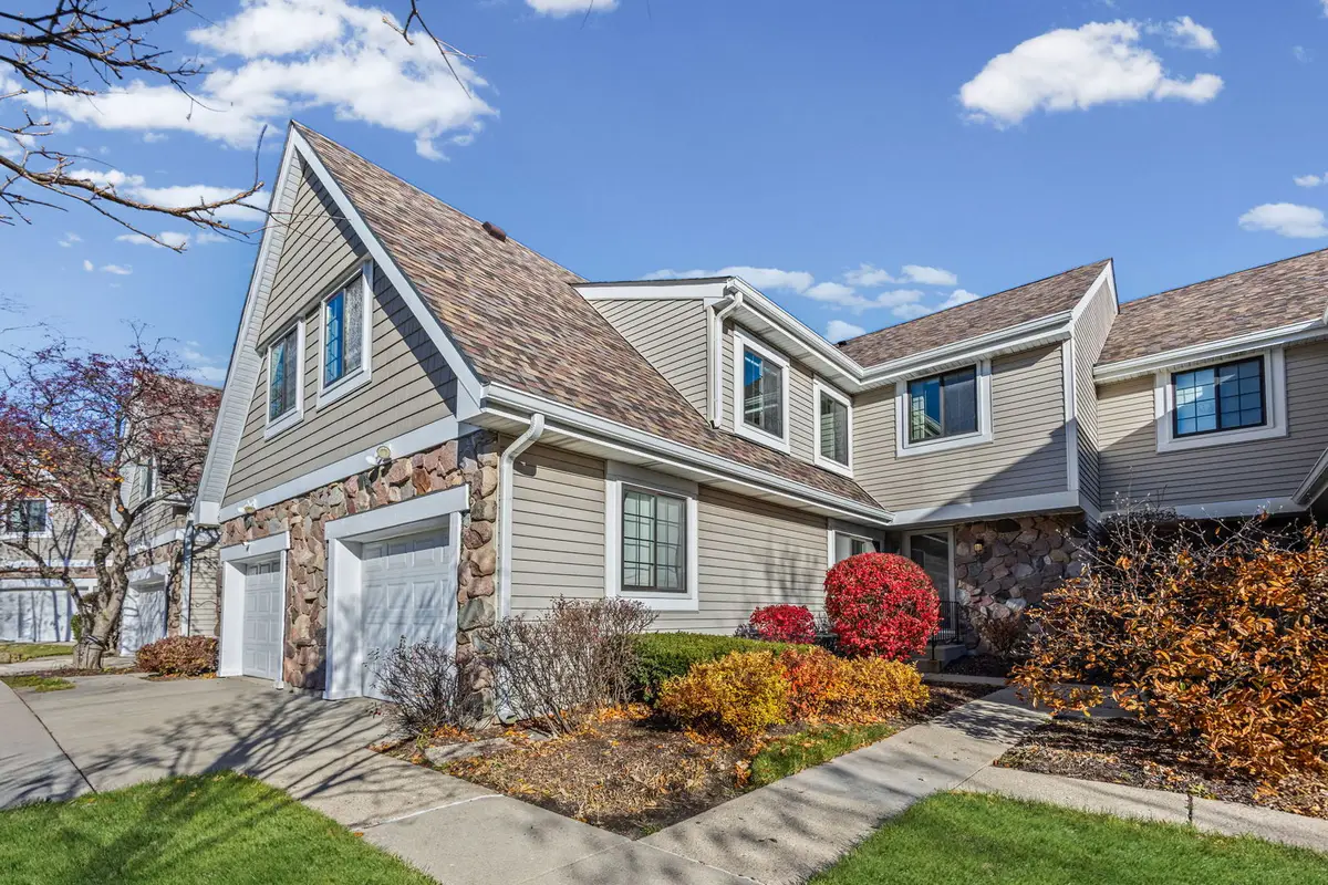 2526 Essex Drive, Northbrook, IL 60062 - Image #1