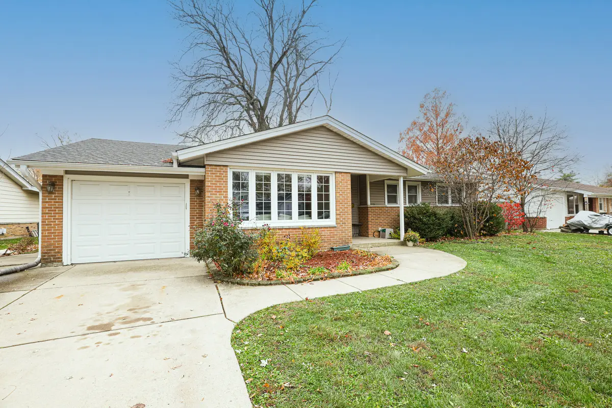 225 Placid Way, Elk Grove Village, IL 60007 - Image #1
