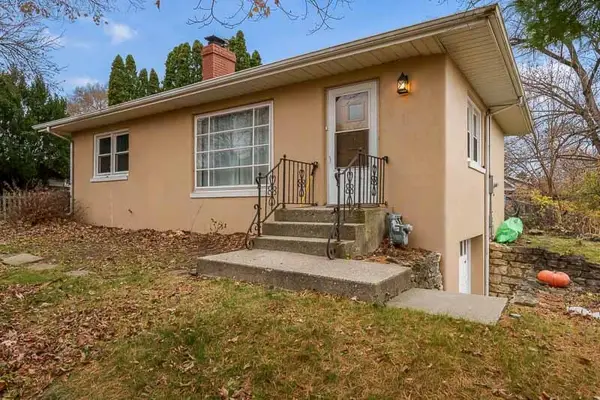 912 King Street, Rockford, IL 61103