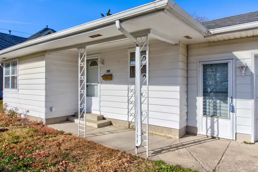 602 E Daggy Street, Tuscola, IL 61953 - Image #2