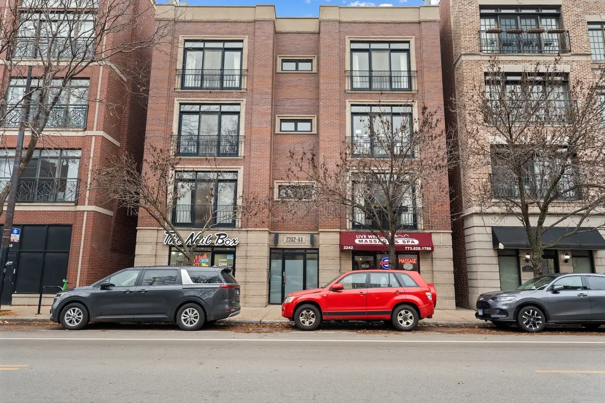 2244 W Belmont Avenue #3W, Chicago, IL 60618 - Image #1