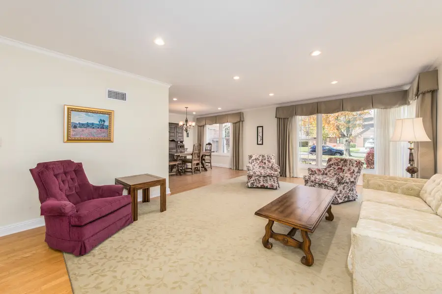 Address Withheld By Seller, Park Ridge, IL 60068 - Image #2