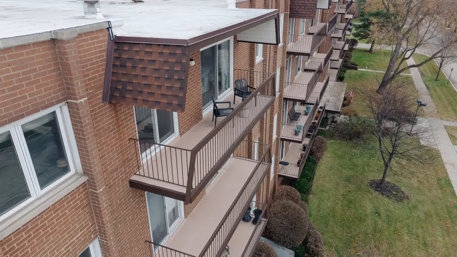 8100 W Foster Lane #508, Niles, IL 60714 - Image #2