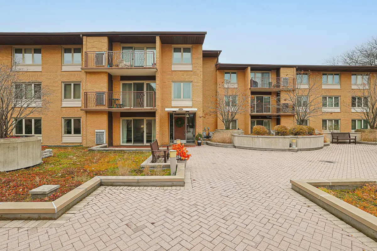 2420 W Talcott Road #109, Park Ridge, IL 60068 - Image #1