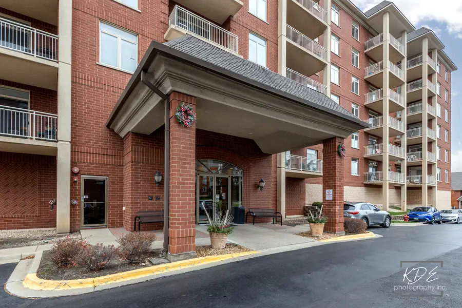 8440 Callie Avenue #C105, Morton Grove, IL 60053 - Image #3