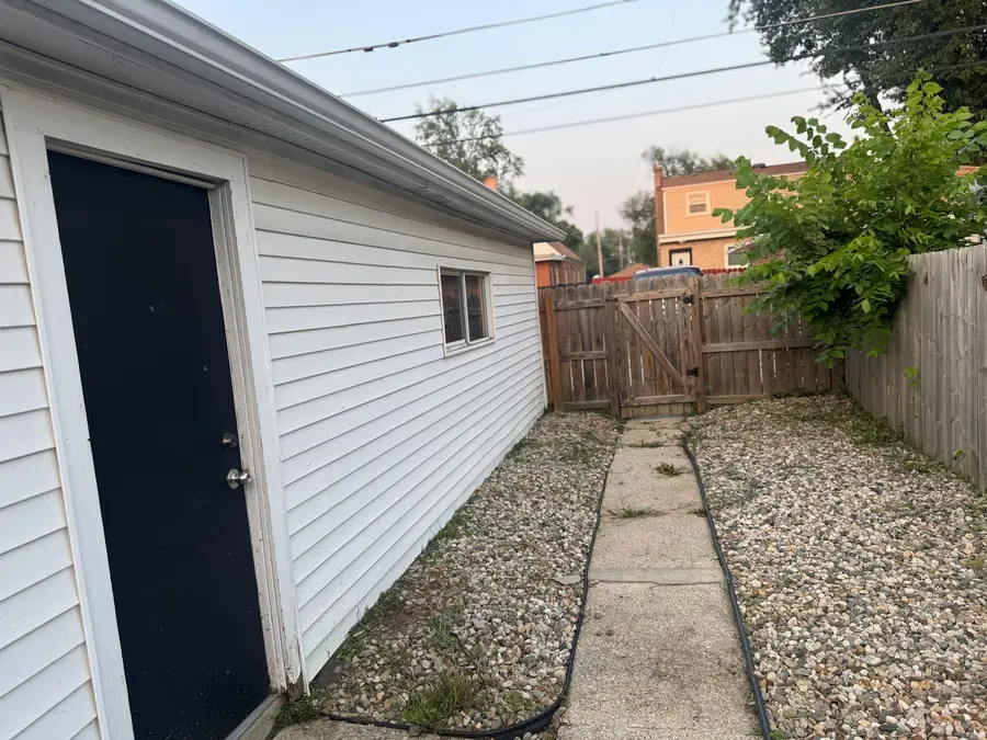 1567 Kenilworth Drive, Calumet City, IL 60409 - Image #3