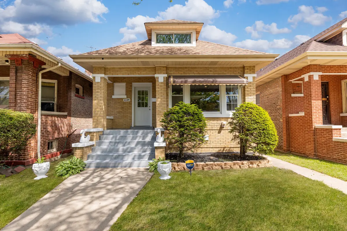8109 S Marquette Avenue, Chicago, IL 60617 - Image #1