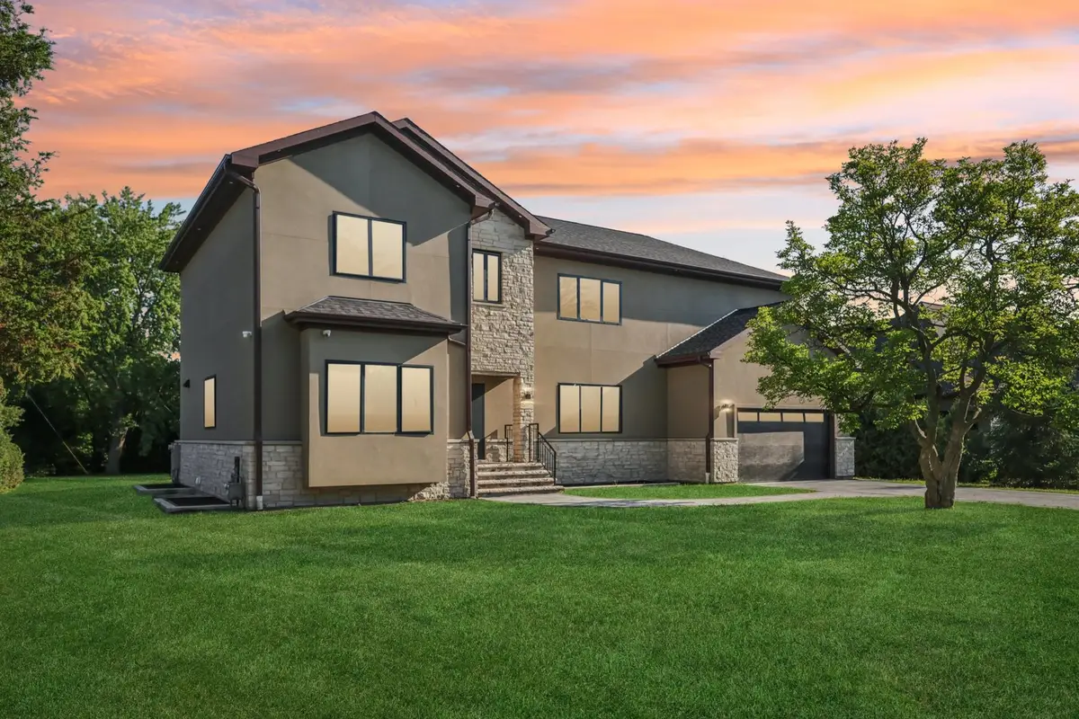 1744 Walnut Circle, Northbrook, IL 60062 - Image #1