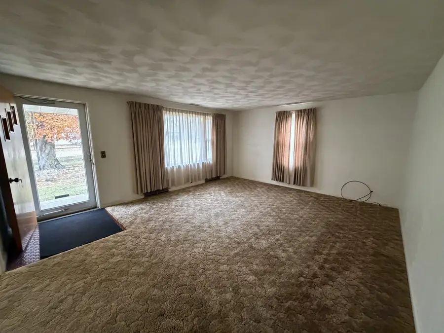 1735 Griswold Avenue, Sterling, IL 61081 - Image #3