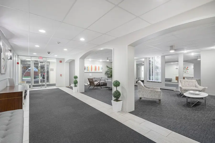 Address Withheld By Seller, Lombard, IL 60148 - Image #2