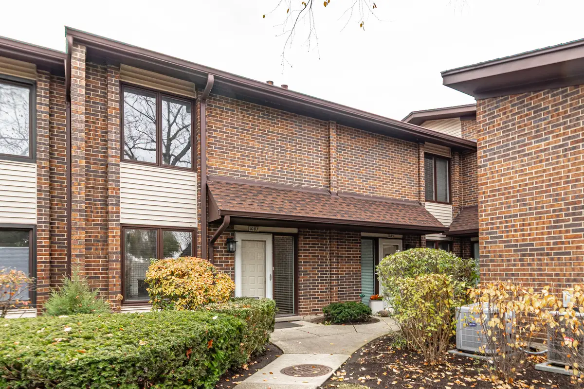 1087 Deerfield Place, Highland Park, IL 60035 - Image #1