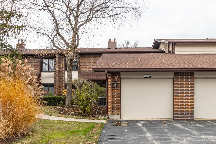 1087 Deerfield Place, Highland Park, IL 60035 - Image #2