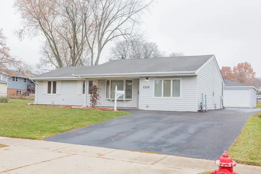 1310 Somerset Lane, Schaumburg, IL 60193 - Image #2