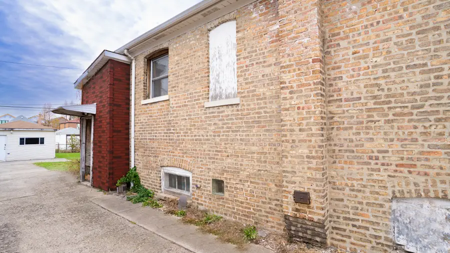 5330 S Mayfield Avenue, Chicago, IL 60638 - Image #2
