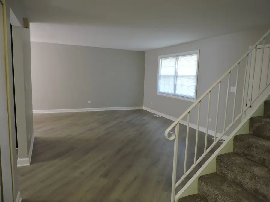 407 Beechwood Drive, Westmont, IL 60559 - Image #2