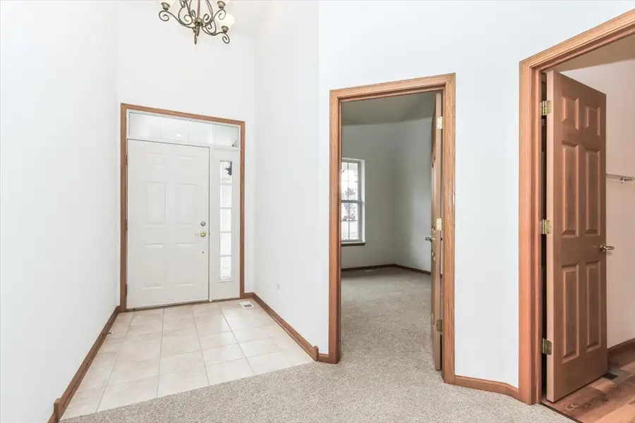 202 Braeburn Circle, Sugar Grove, IL 60554 - Image #2