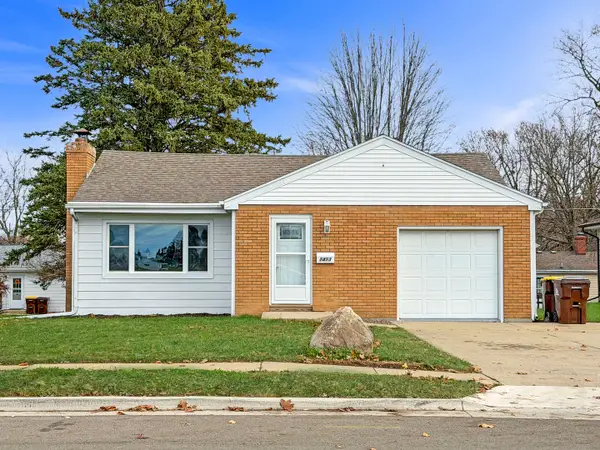 1413 S Locust Avenue, Freeport, IL 61032