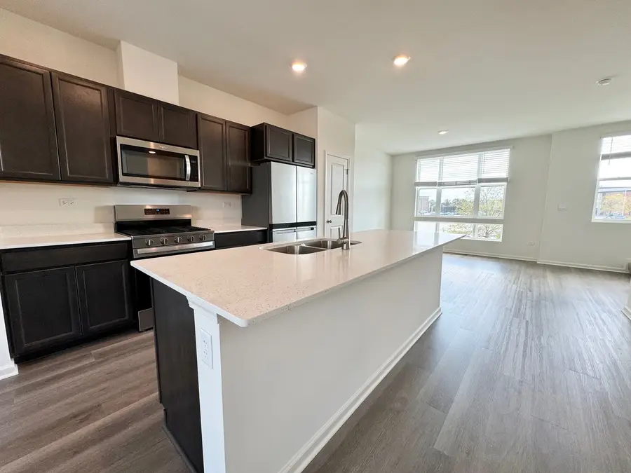 387 Summit Circle, Lombard, IL 60148 - Image #3