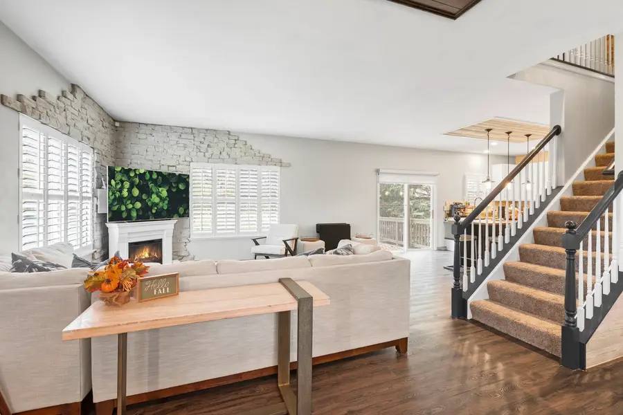 3105 Shenandoah Drive, Carpentersville, IL 60110 - Image #2