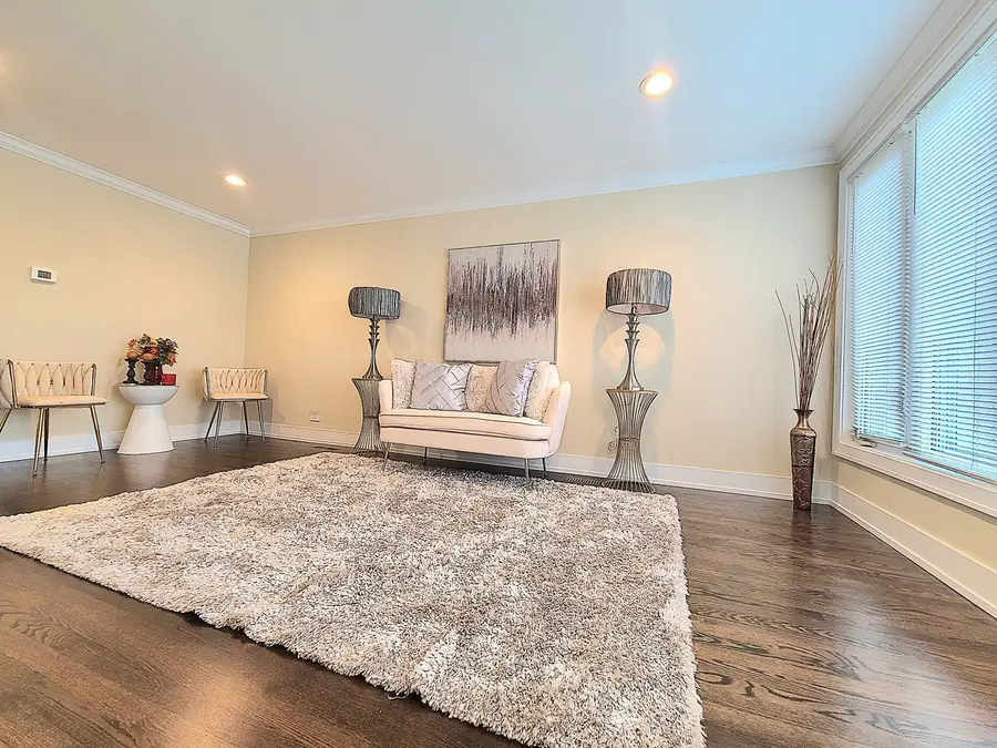 6129 S Parkside Avenue, Chicago, IL 60638 - Image #2