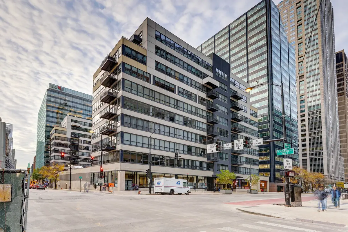 130 S Canal Street #9F, Chicago, IL 60606 - Image #1