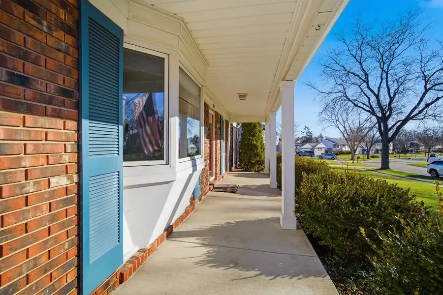 620 Twisted Oak Lane, Buffalo Grove, IL 60089 - Image #2