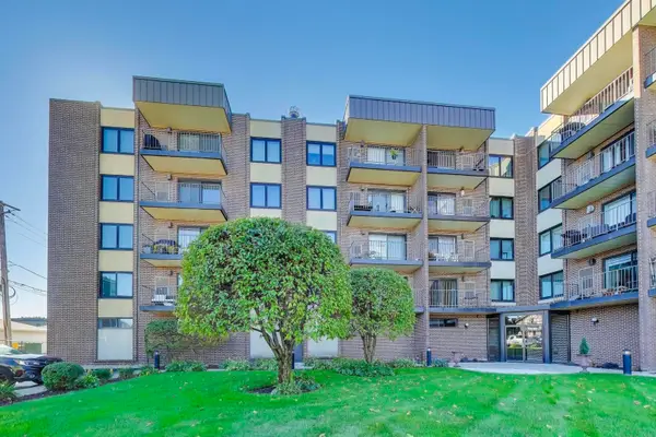 7707 W Irving Park Road #303, Chicago, IL 60634