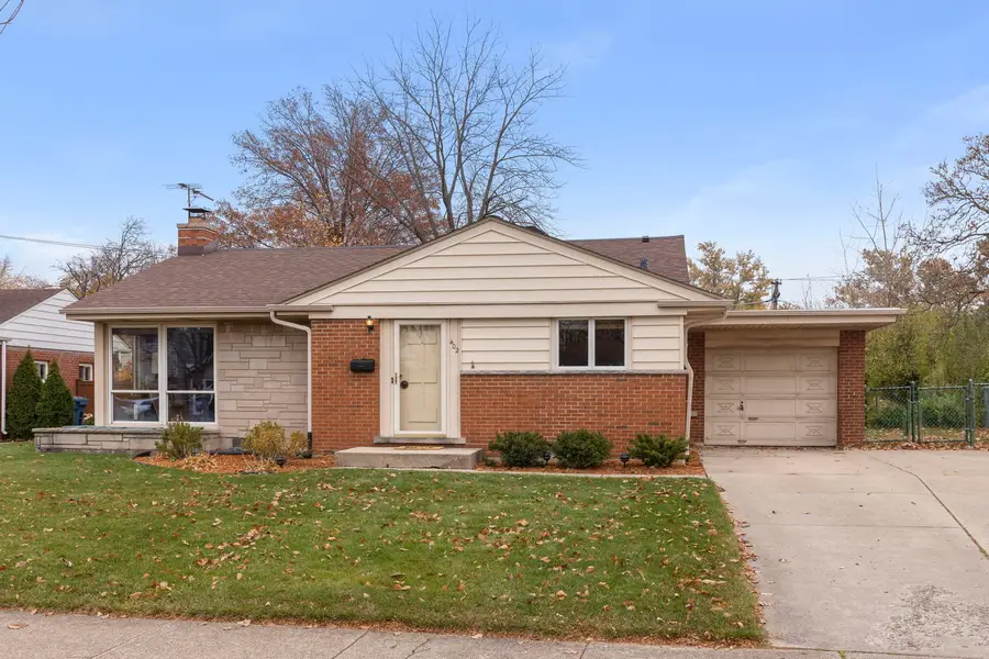 402 E Huntington Lane, Elmhurst, IL 60126 - Image #2