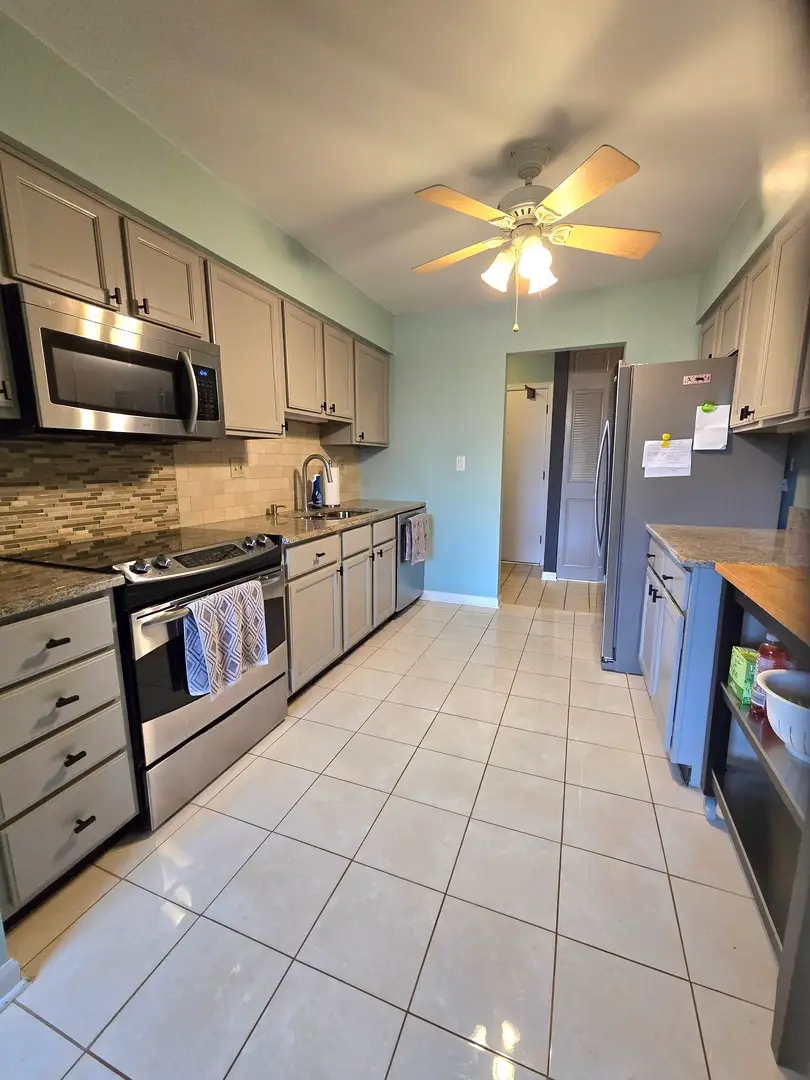 470 Raintree Court #3L, Glen Ellyn, IL 60137 - Image #3