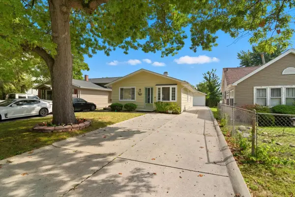 1525 Woodbine Drive, Round Lake Beach, IL 60073