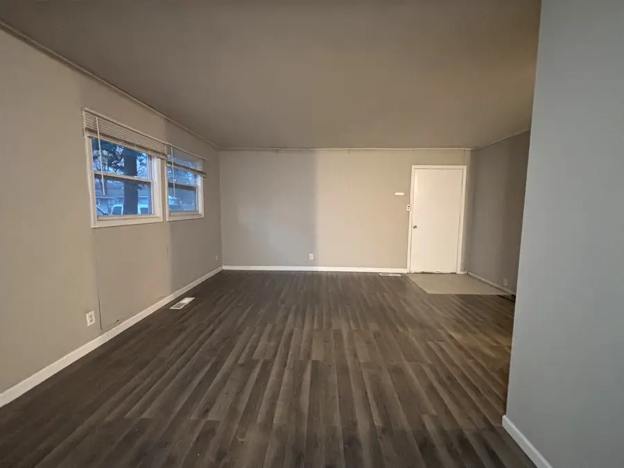 140 Hickory Drive, Carpentersville, IL 60110 - Image #2