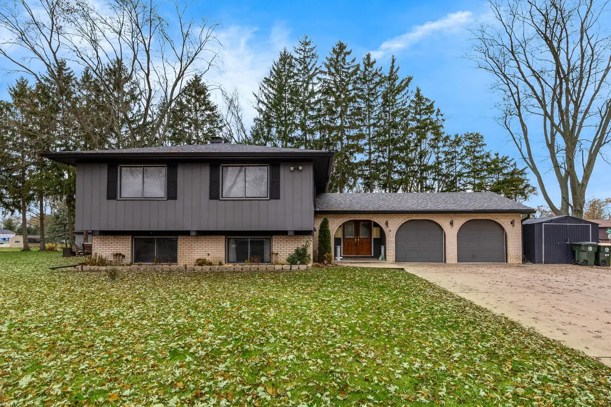 4N580 Chatham Court, West Chicago, IL 60185 - Image #1