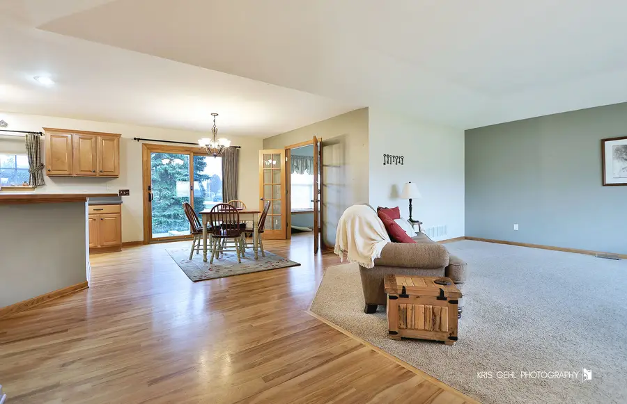 10106 Sharon Lane, Hebron, IL 60034 - Image #3