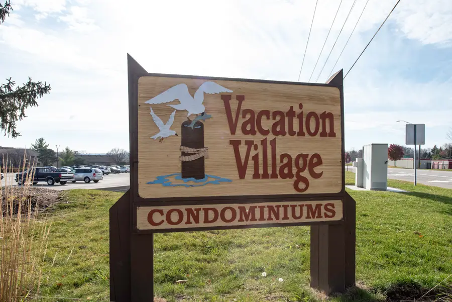 53 Oak Hill Colony #6, Fox Lake, IL 60020 - Image #2