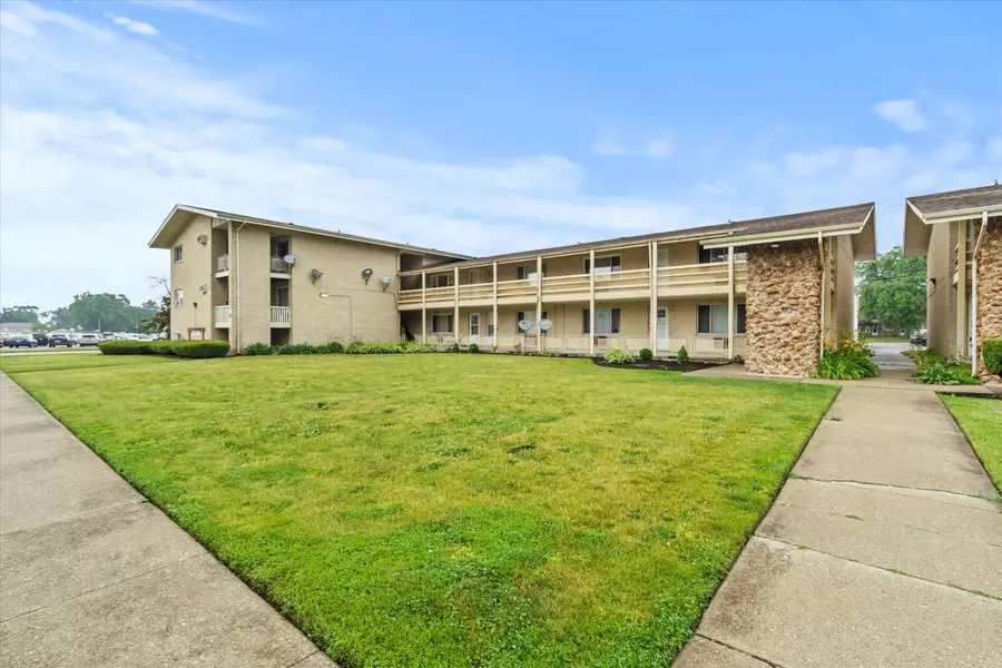 14501 Keystone Avenue #8, Midlothian, IL 60445 - Image #2