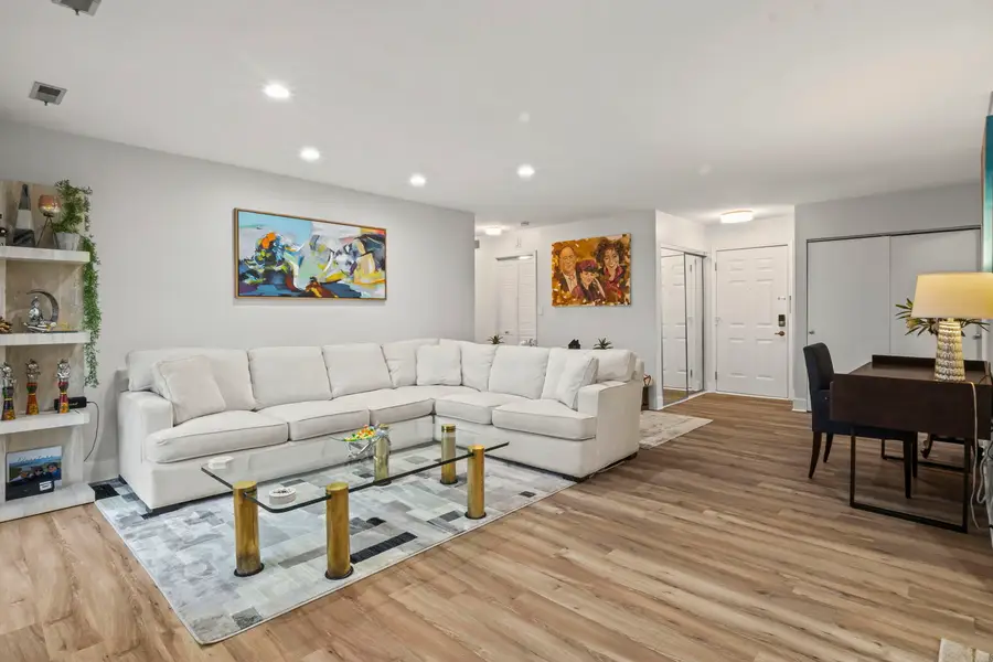 3050 Pheasant Creek Drive #305, Northbrook, IL 60062 - Image #3