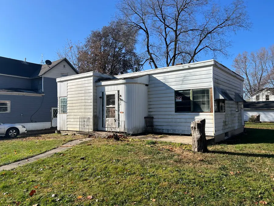 945 N Mill Street, Pontiac, IL 61764 - Image #3