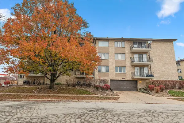 4530 W 93rd Street #3B, Oak Lawn, IL 60453