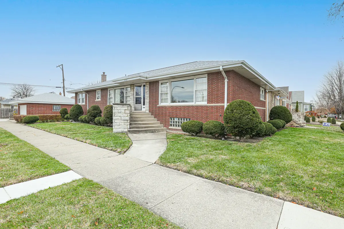 5556 S Tripp Avenue, Chicago, IL 60629 - Image #1