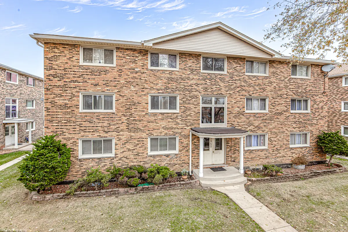 5840 W 77th Street #302, Burbank, IL 60459 - Image #1