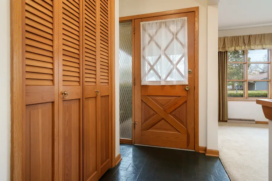 5802 Clarendon Drive, Rockford, IL 61114 - Image #3